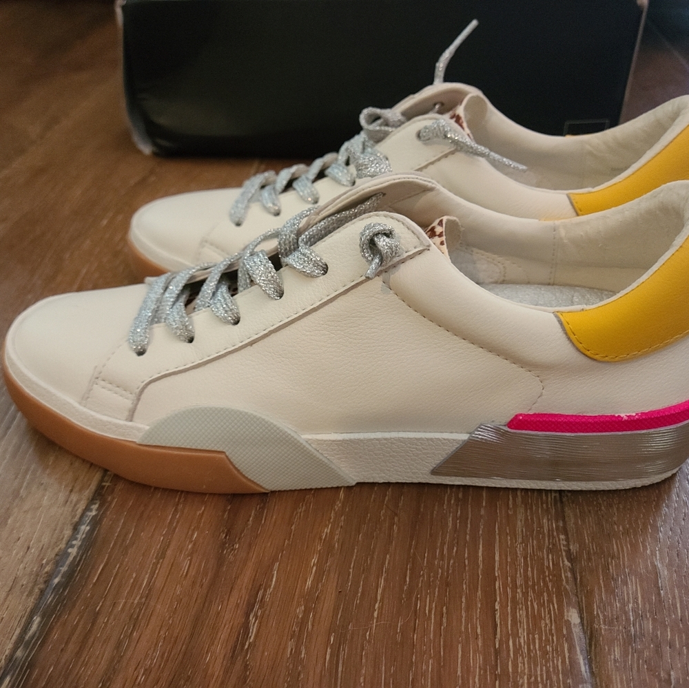 Dolce Vita tennis shoe